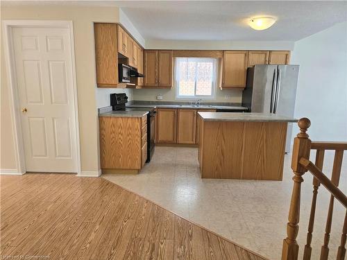 324 Mountain Laurel Crescent, Kitchener, ON - Indoor Photo Showing Kitchen