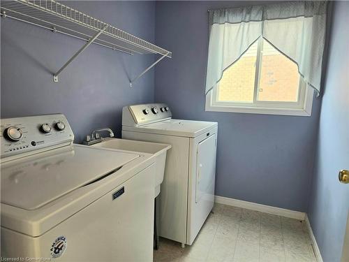 324 Mountain Laurel Crescent, Kitchener, ON - Indoor Photo Showing Laundry Room