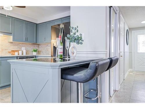 98 Kovac Road, Cambridge, ON - Indoor Photo Showing Kitchen With Upgraded Kitchen