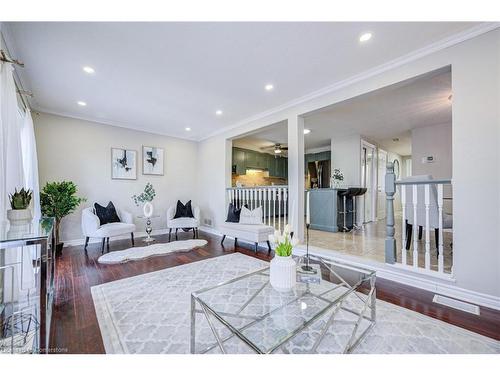 98 Kovac Road, Cambridge, ON - Indoor Photo Showing Living Room