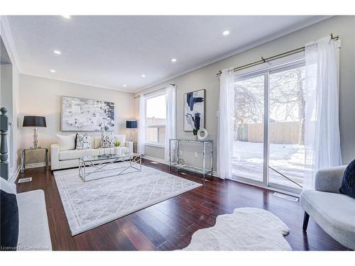 98 Kovac Road, Cambridge, ON - Indoor Photo Showing Living Room