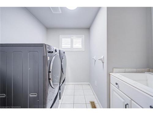 98 Kovac Road, Cambridge, ON - Indoor Photo Showing Laundry Room