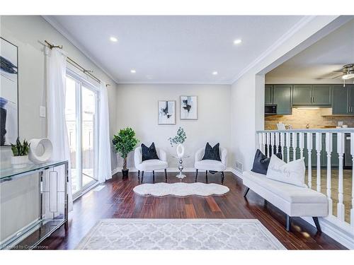 98 Kovac Road, Cambridge, ON - Indoor Photo Showing Living Room