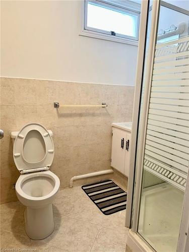 25 Ruskview Road, Kitchener, ON - Indoor Photo Showing Bathroom