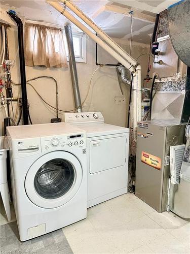 25 Ruskview Road, Kitchener, ON - Indoor Photo Showing Laundry Room