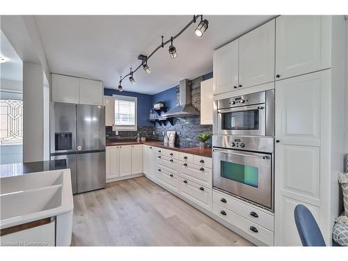 172 Sanatorium Road, Hamilton, ON - Indoor Photo Showing Kitchen With Stainless Steel Kitchen