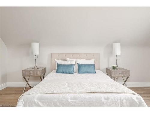 172 Sanatorium Road, Hamilton, ON - Indoor Photo Showing Bedroom