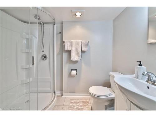 172 Sanatorium Road, Hamilton, ON - Indoor Photo Showing Bathroom