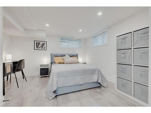 124 Bond Street N, Hamilton, ON - Indoor Photo Showing Bedroom