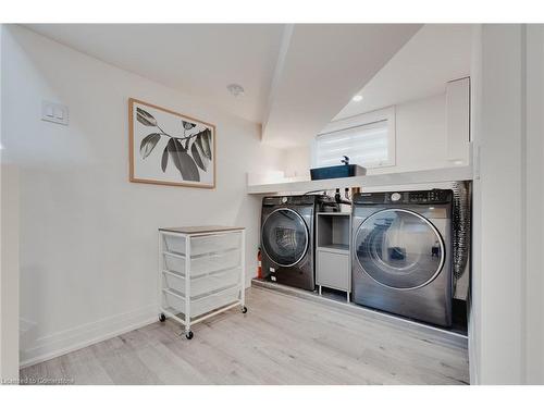 124 Bond Street N, Hamilton, ON - Indoor Photo Showing Laundry Room