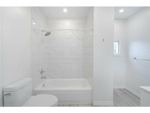 35 Britannia Avenue, Hamilton, ON - Indoor Photo Showing Bathroom