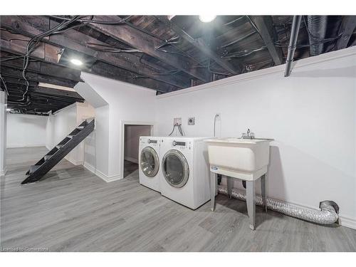 35 Britannia Avenue, Hamilton, ON - Indoor Photo Showing Laundry Room