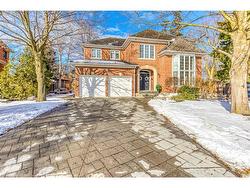 1935 Calgary Court  Mississauga, ON L5H 4J1