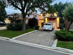 3158 Keynes Crescent  Mississauga, ON L5N 3A1