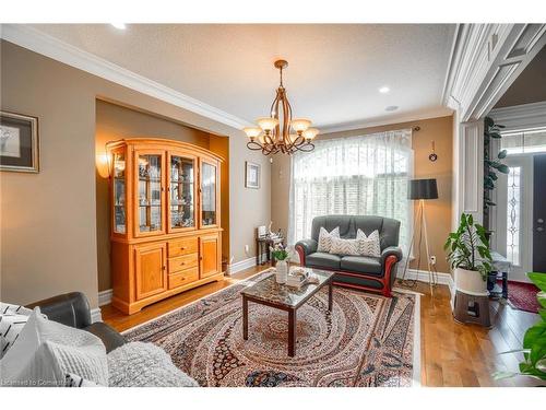 2011 Tyson Walk, London, ON - Indoor Photo Showing Living Room