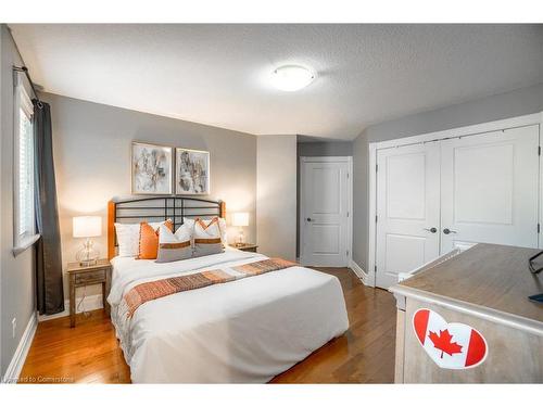 2011 Tyson Walk, London, ON - Indoor Photo Showing Bedroom