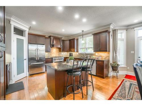 2011 Tyson Walk, London, ON - Indoor Photo Showing Kitchen With Stainless Steel Kitchen With Upgraded Kitchen