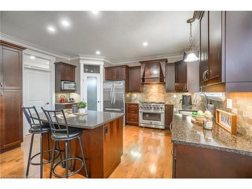 2011 Tyson Walk, London, ON - Indoor Photo Showing Kitchen With Stainless Steel Kitchen With Upgraded Kitchen