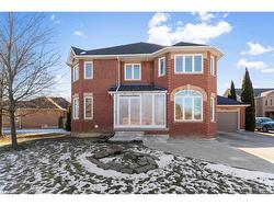 3543 Trelawny Circle  Mississauga, ON L5N 6N8