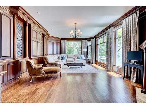 4038 Lakeshore Road, Burlington, ON - Indoor Photo Showing Living Room