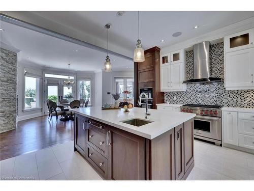 4038 Lakeshore Road, Burlington, ON - Indoor Photo Showing Kitchen With Upgraded Kitchen