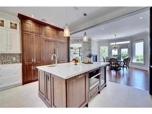 4038 Lakeshore Road, Burlington, ON - Indoor Photo Showing Kitchen With Upgraded Kitchen