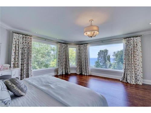 4038 Lakeshore Road, Burlington, ON - Indoor Photo Showing Bedroom