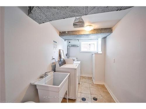 108 Victoria Avenue N, Hamilton, ON - Indoor Photo Showing Laundry Room