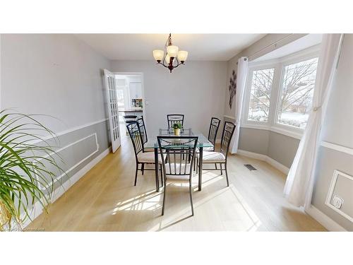 2010 Keller Court, Burlington, ON - Indoor Photo Showing Dining Room