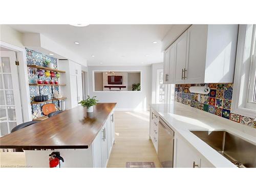 2010 Keller Court, Burlington, ON - Indoor Photo Showing Kitchen