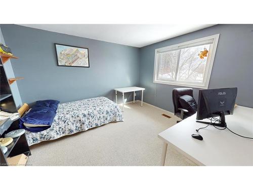 2010 Keller Court, Burlington, ON - Indoor Photo Showing Bedroom