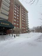 902-1425 Ghent Avenue  Burlington, ON L7S 1X5