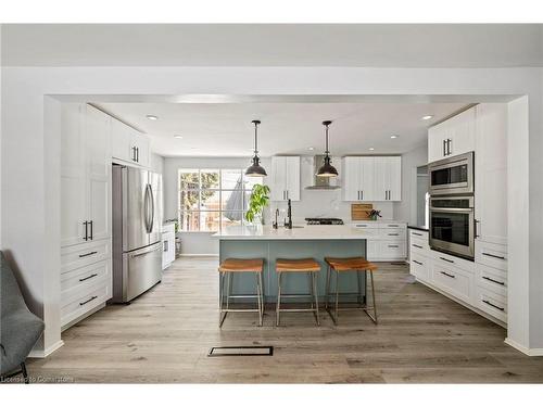 370 Ferndale Avenue, London, ON - Indoor Photo Showing Kitchen With Stainless Steel Kitchen With Upgraded Kitchen