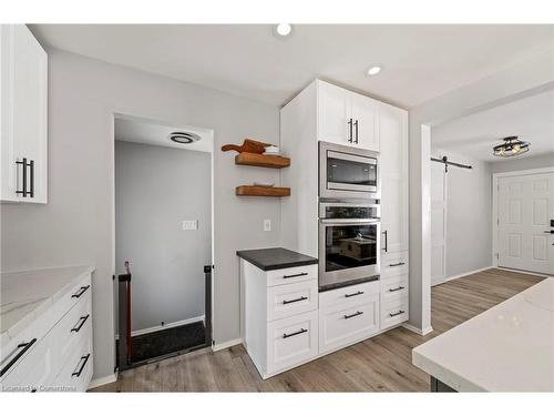 370 Ferndale Avenue, London, ON - Indoor Photo Showing Kitchen