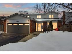 862 Kowal Drive  Mississauga, ON L5H 3T4