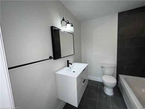 289 Fairfield Avenue, Hamilton, ON - Indoor Photo Showing Bathroom