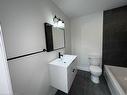 289 Fairfield Avenue, Hamilton, ON  - Indoor Photo Showing Bathroom 