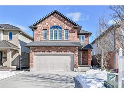 226 Spring Valley Crescent  Hamilton, ON L9C 0B4