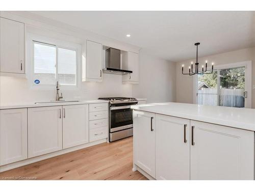 235 Pastern Trail, Waterloo, ON - Indoor Photo Showing Kitchen With Upgraded Kitchen