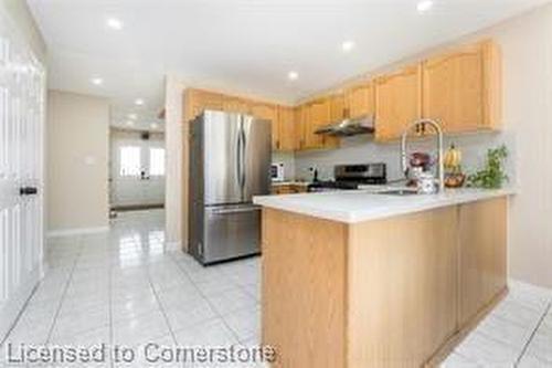 35 Claudette Gate, Hamilton, ON - Indoor Photo Showing Kitchen