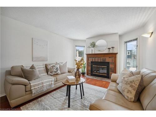 3962 Renfrew Crescent, Mississauga, ON - Indoor Photo Showing Living Room With Fireplace