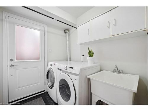 3962 Renfrew Crescent, Mississauga, ON - Indoor Photo Showing Laundry Room