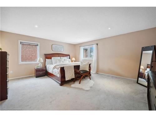 3962 Renfrew Crescent, Mississauga, ON - Indoor Photo Showing Bedroom