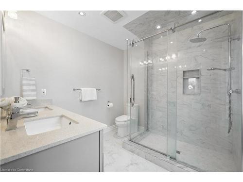 3962 Renfrew Crescent, Mississauga, ON - Indoor Photo Showing Bathroom