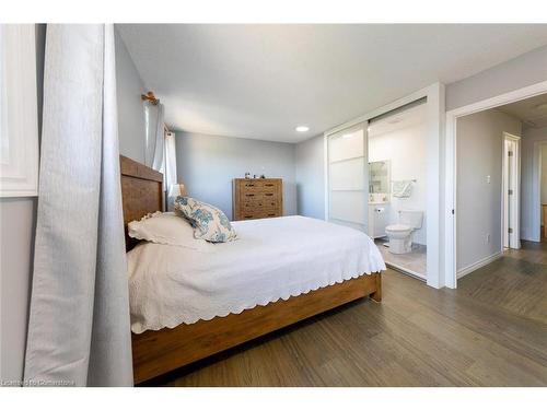 56 Raleigh Court, Hamilton, ON - Indoor Photo Showing Bedroom