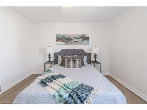 76 Cloverhill Road, Hamilton, ON - Indoor Photo Showing Bedroom