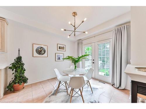 1576 Clarkson Road N, Mississauga, ON - Indoor Photo Showing Dining Room