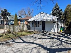 1089 Meredith Avenue  Mississauga, ON L5E 2C8