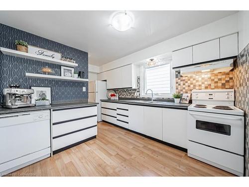 1089 Meredith Avenue, Mississauga, ON - Indoor Photo Showing Kitchen With Double Sink