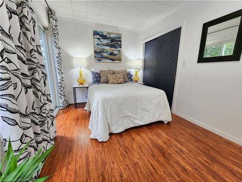 1089 Meredith Avenue, Mississauga, ON - Indoor Photo Showing Bedroom